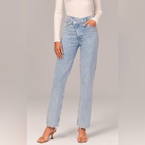 Abercrombie Ultra High Rise 90s Straight Jean